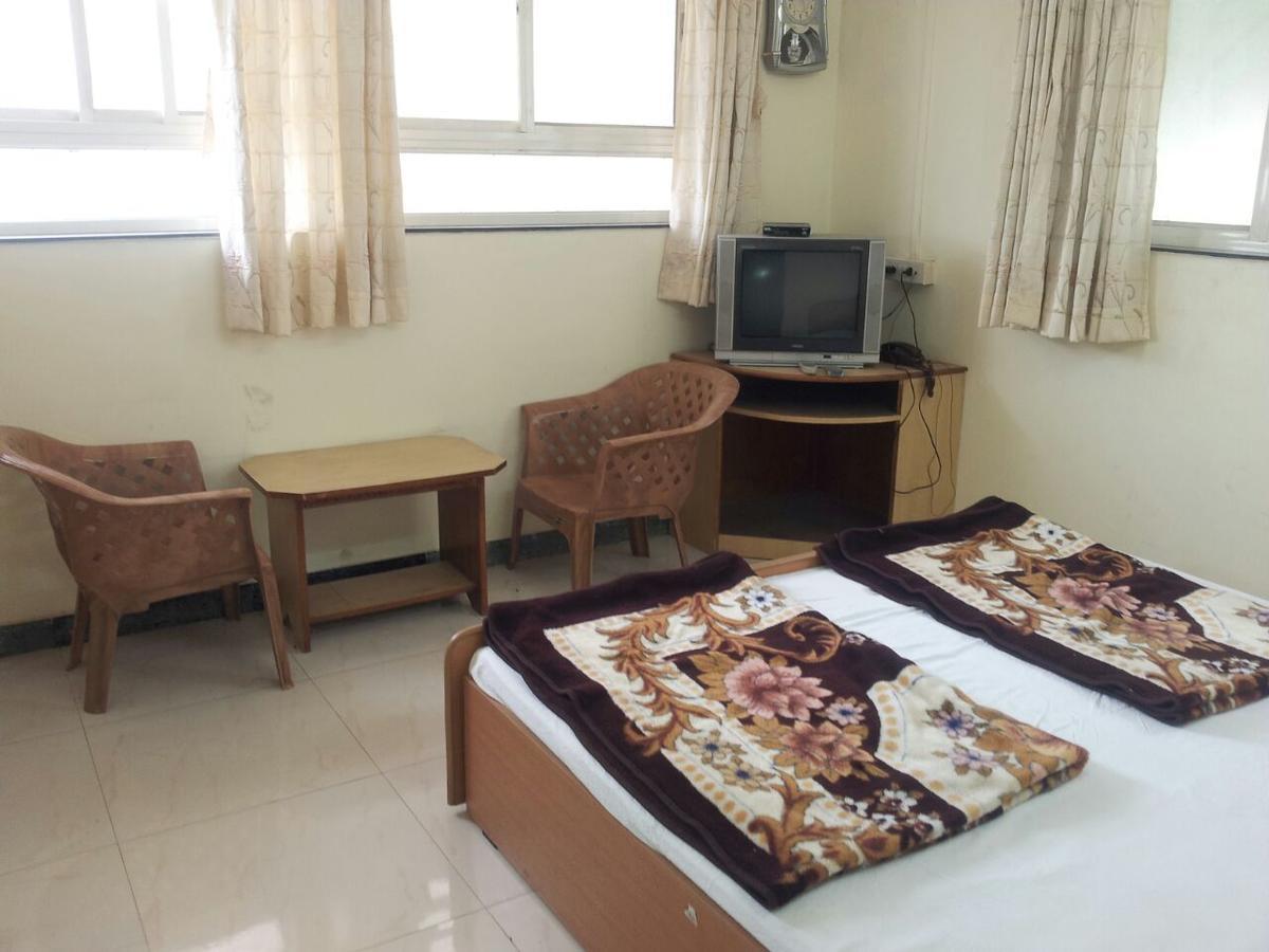 Sarang Lodging&Boarding Villa Satara Luaran gambar