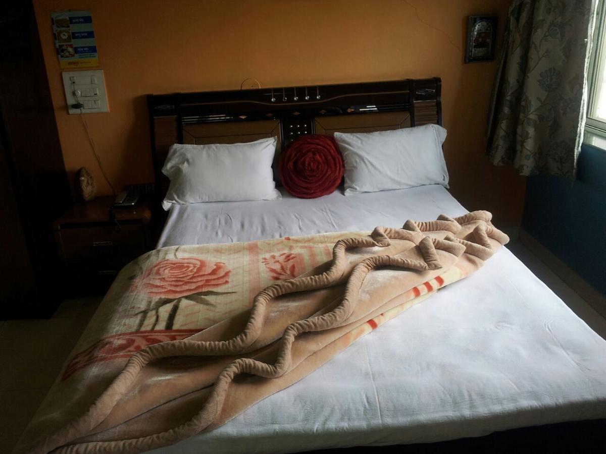 Sarang Lodging&Boarding Villa Satara Luaran gambar