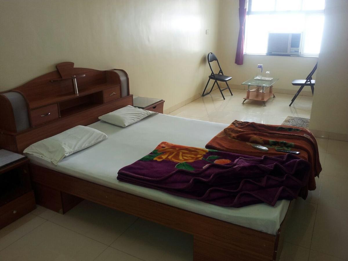 Sarang Lodging&Boarding Villa Satara Luaran gambar